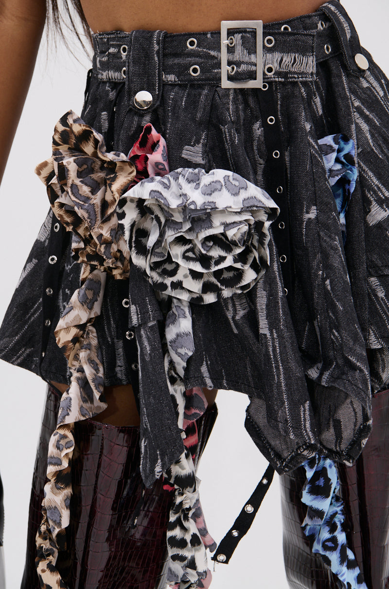 FEELING WILD MINI SKIRT
