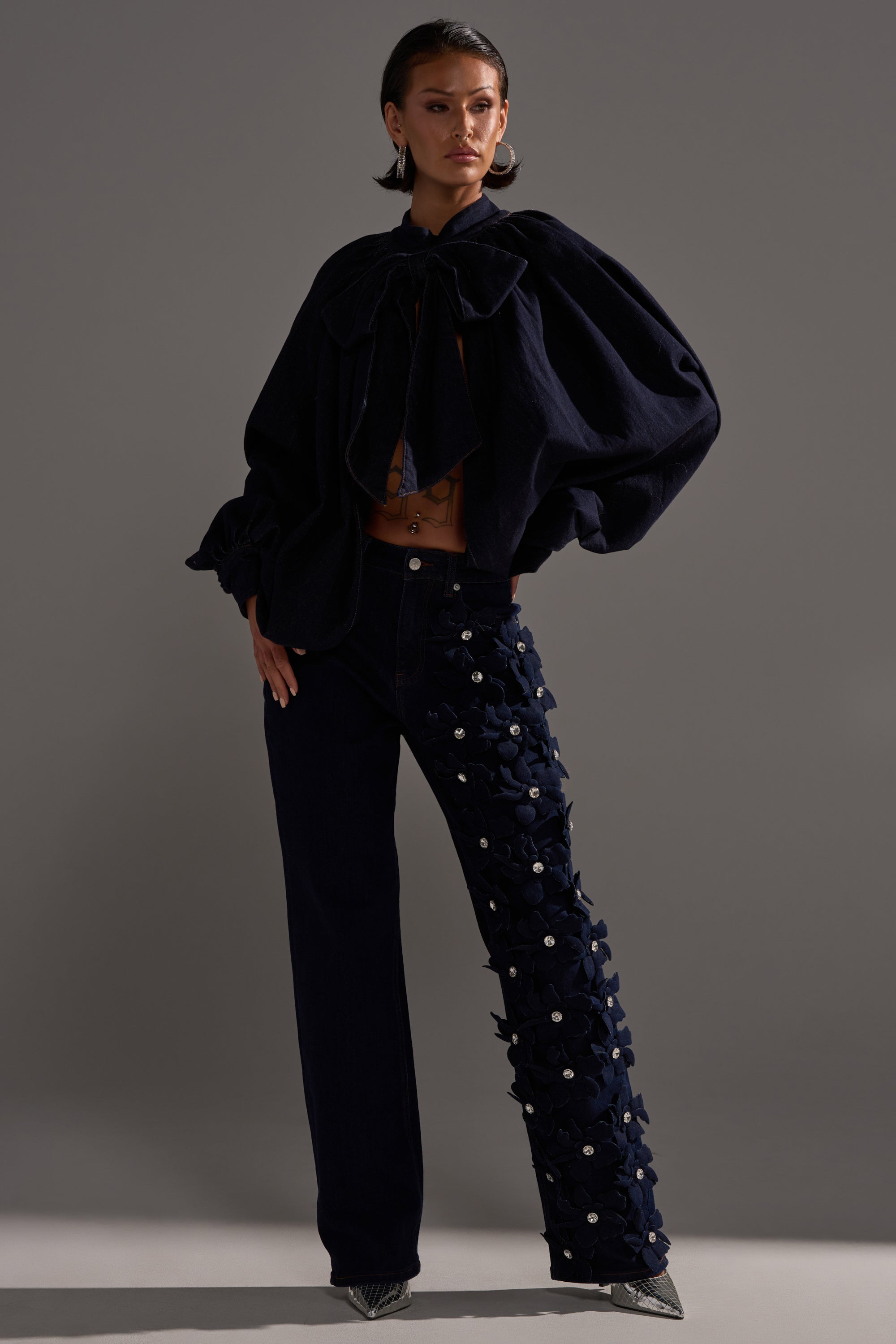 FLORAL FIELDS APPLIQUE DENIM PANTS WITH RHINESTONES
