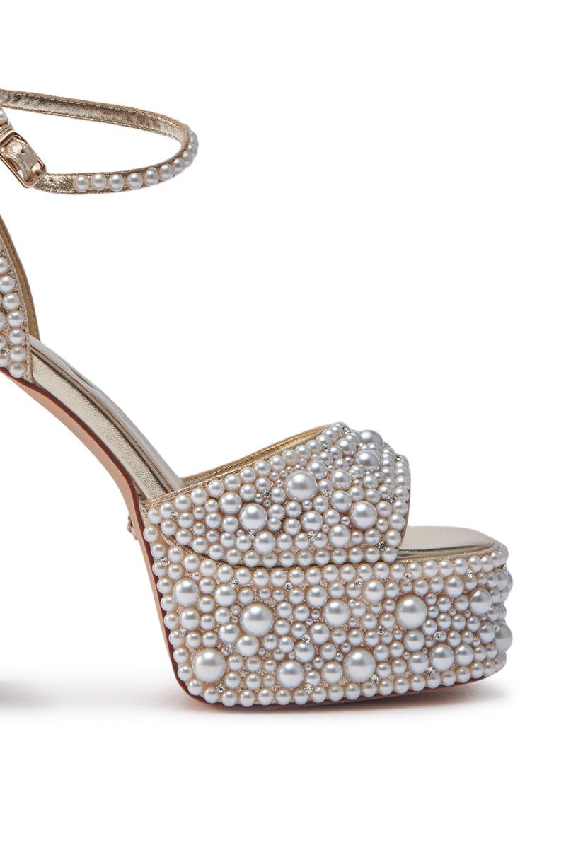 AZALEA WANG ELENAOR GOLD PEARL CHUNKY SANDAL