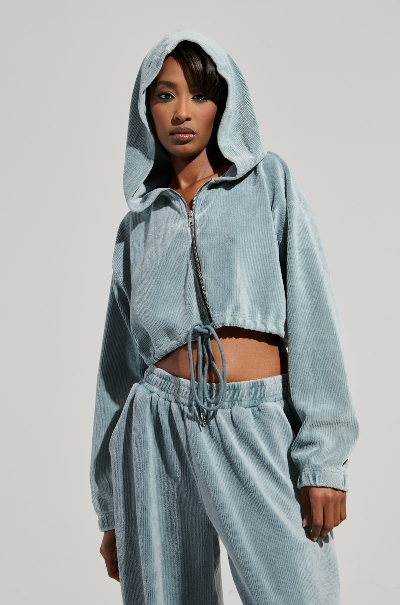 FREYA ZIP UP SWEATSHIRT