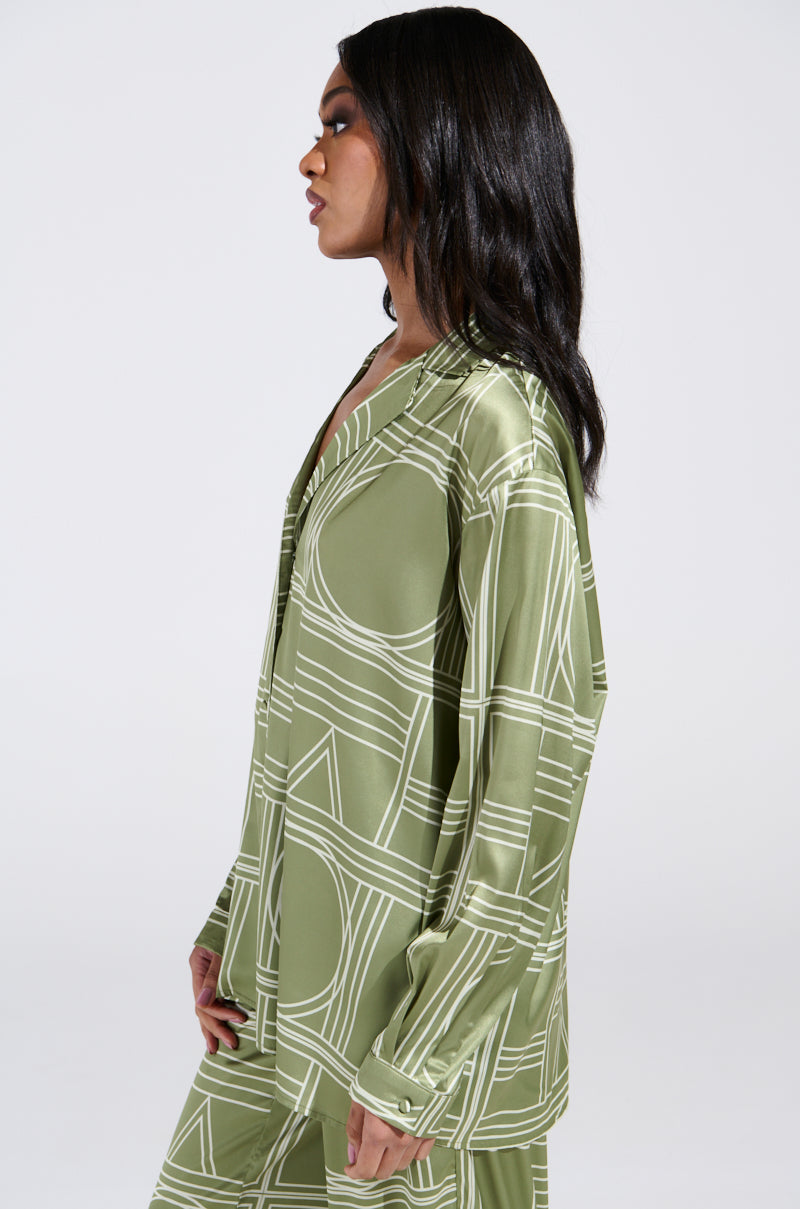 MIXED FEELINGS BUTTON DOWN TOP