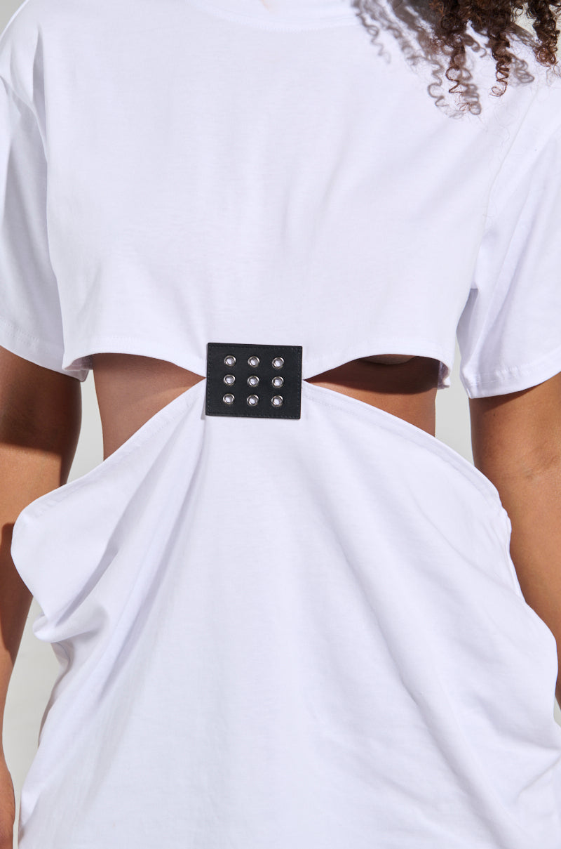 GIRL BOSS MOMENTS CUT OUT T-SHIRT