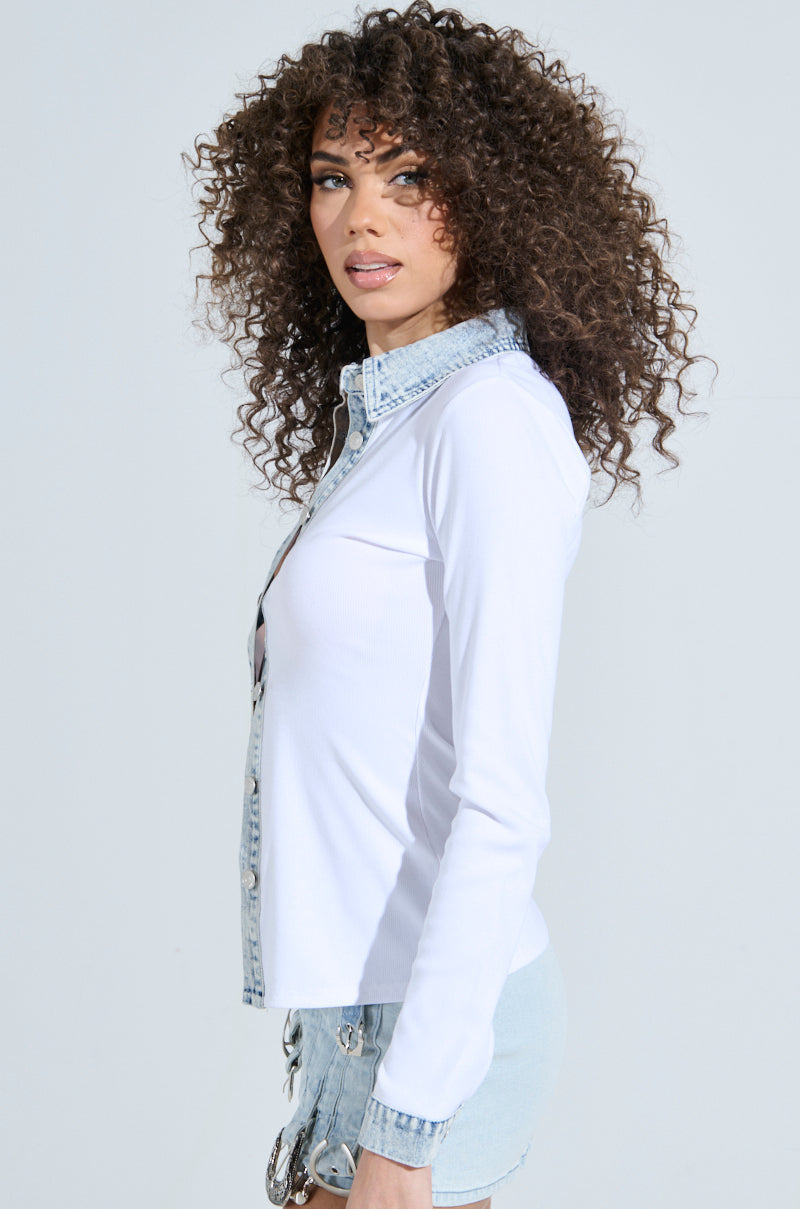 RIB KNIT DENIM TRIM BUTTON DOWN COLLARED SHIRT IN WHITE