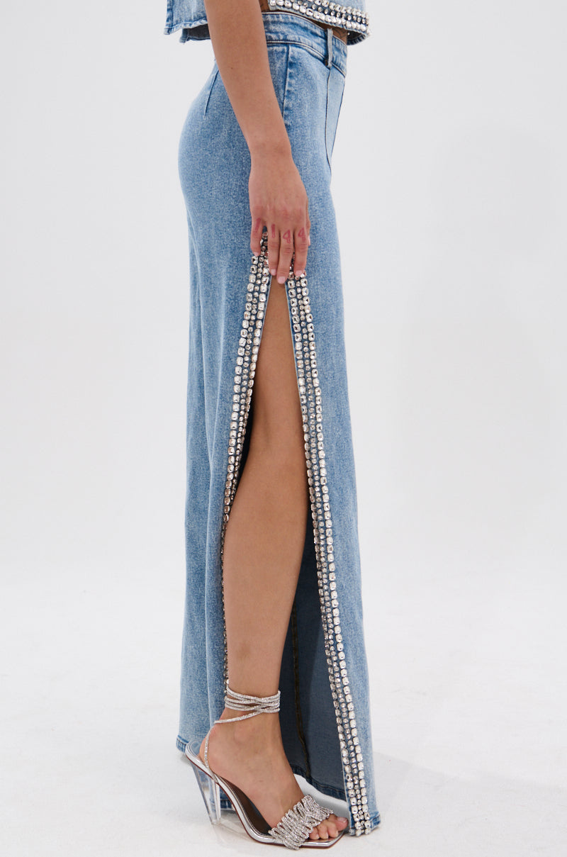 POPPING OUT RHINESTONE DENIM PANT