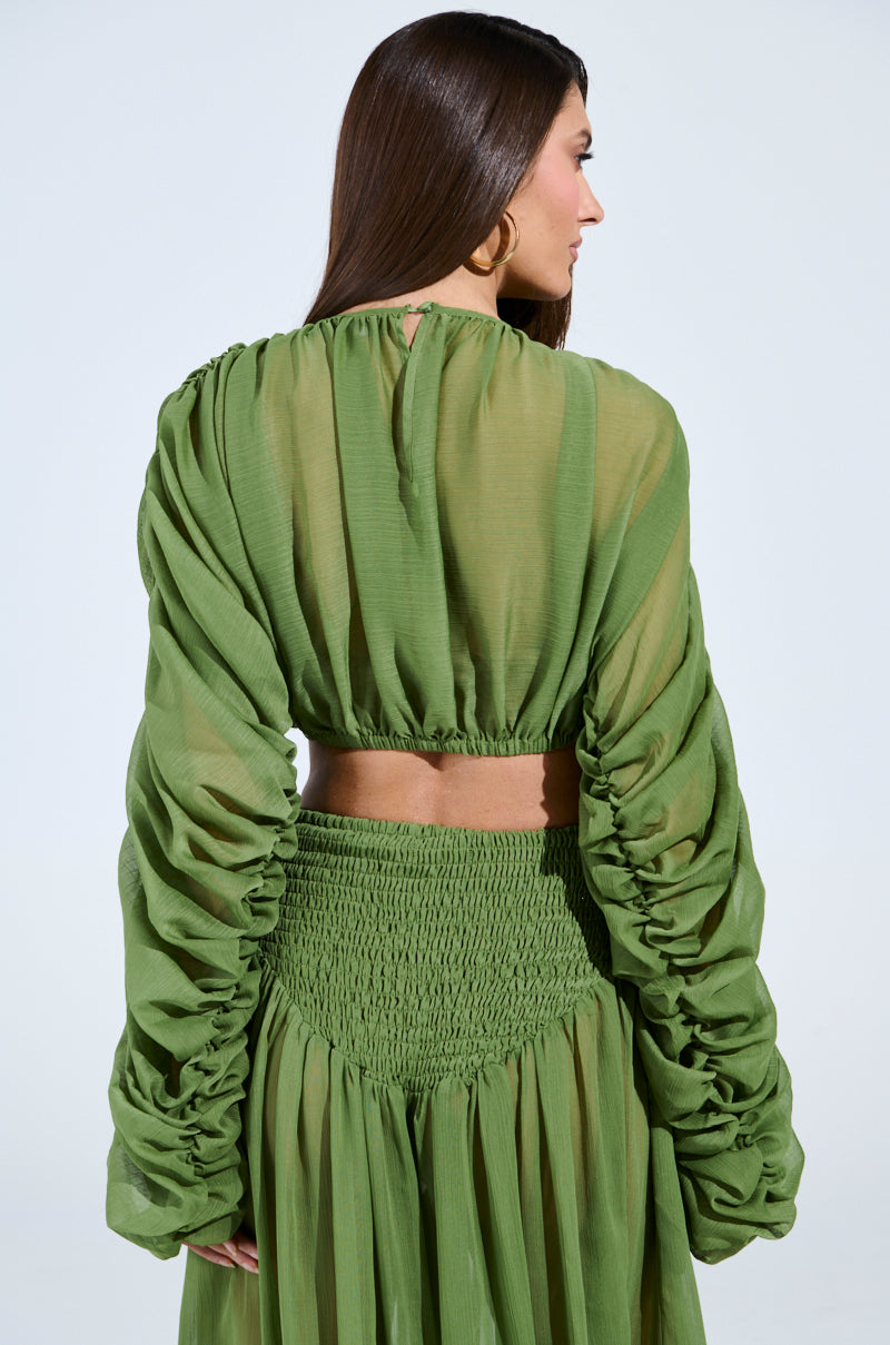 LAURA RUCHED CROPPED BLOUSE IN GREEN