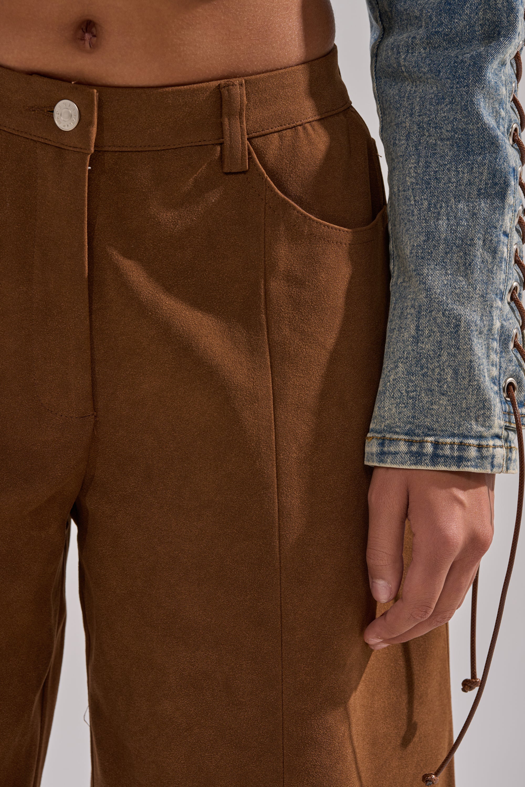I KNOW IT SUEDE JORTS