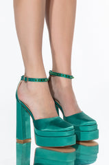 AZALEA WANG CITY ON FIRE CHUNKY PUMP IN GREEN