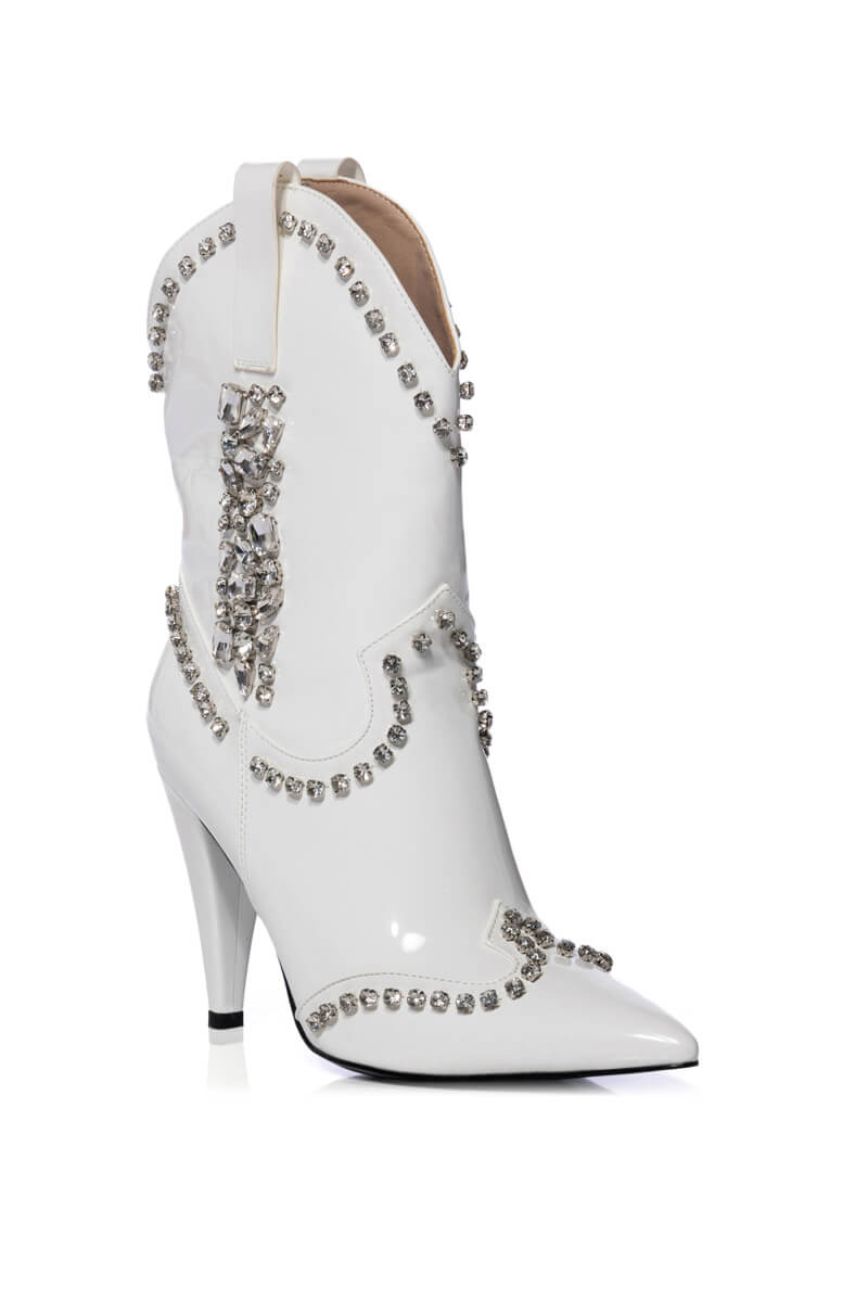 AZALEA WANG FREIDA EMBELLISHED BOOTIE IN WHITE
