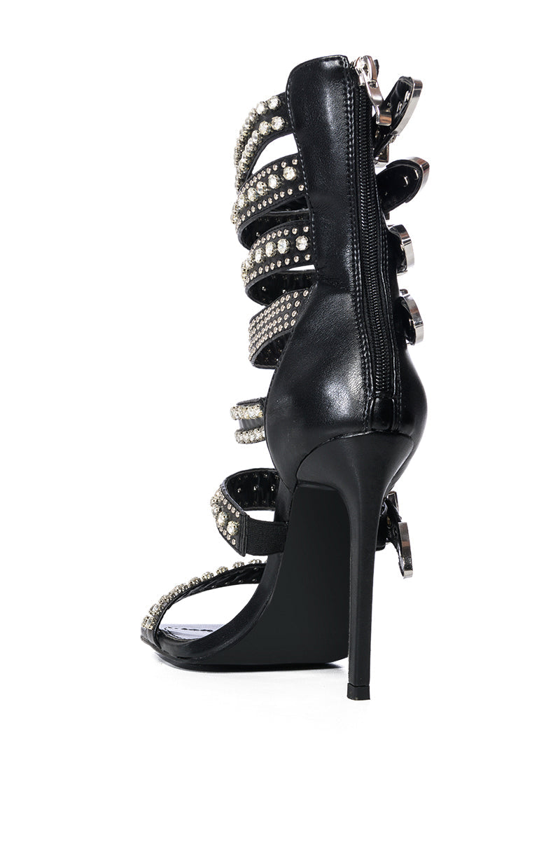 AZALEA WANG PEPPERMINT BUCKLE GLADIATOR SANDAL IN BLACK