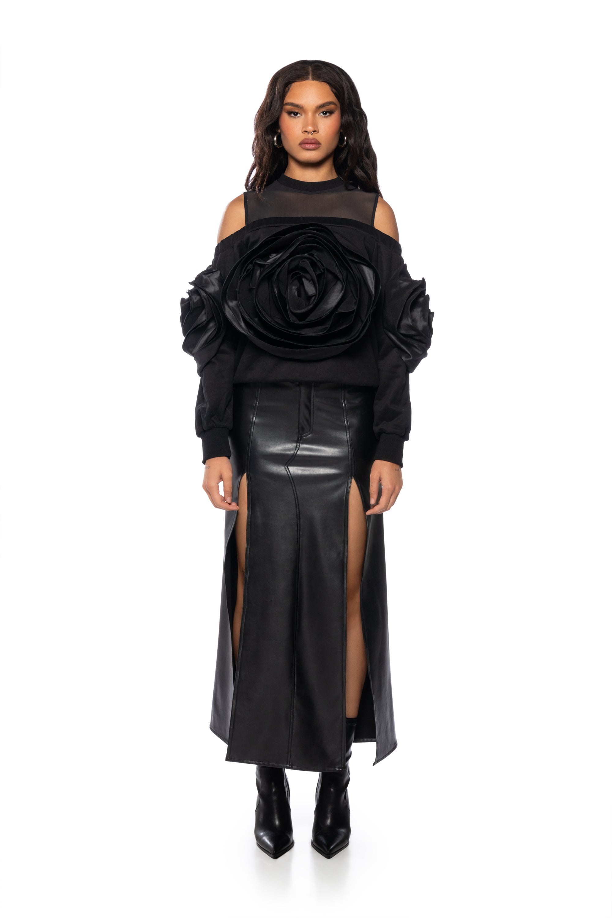 BLOOMING LONG SLEEVE CUT OUT SHOULDER SWEATSHIRT