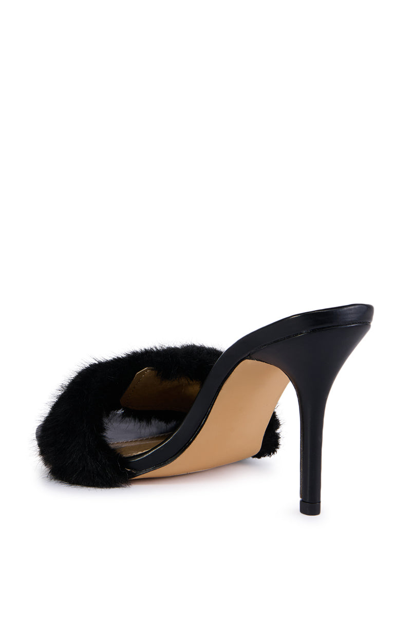 CHARIMAN BLACK FUZZY BUCKLE SANDAL