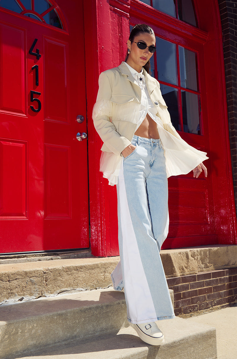 IN AND OUT MID RISE WIDE LEG JEANS