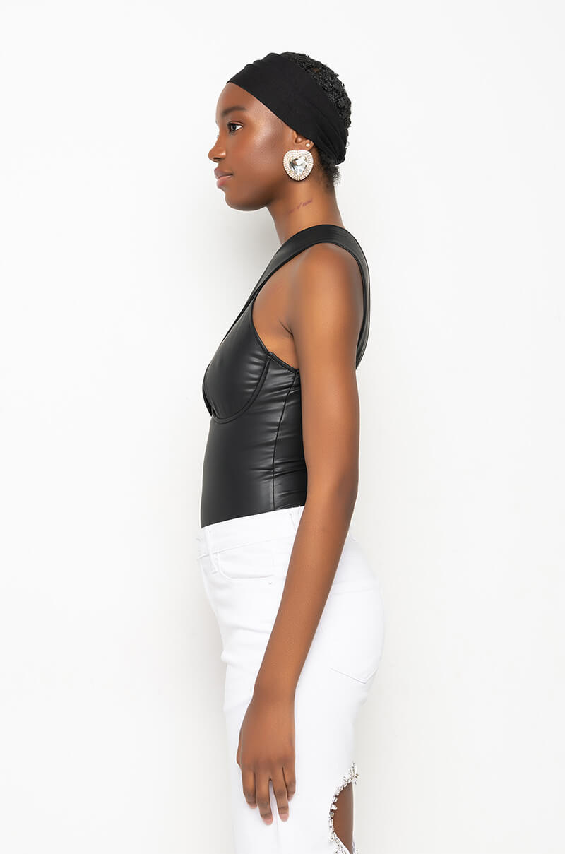PROVOCATIVE PLEATHER SLEEVELESS BODYSUIT